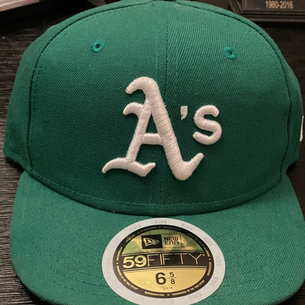 Youth New Era fitted size 6 5/8